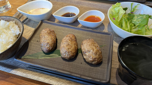 さつま福永牧場直営 牛串 ギュウドウ! GEMS三軒茶屋店的实拍高清图