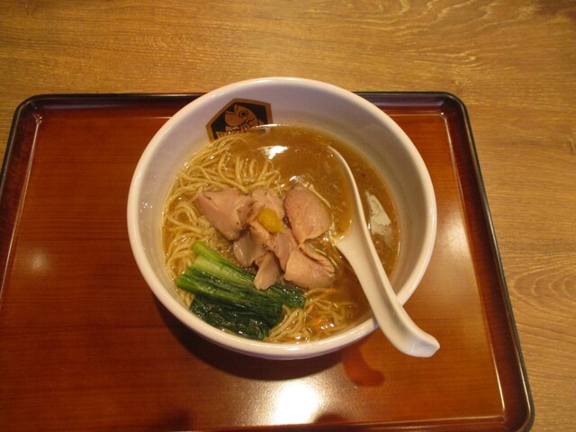 真鯛らーめん 麺魚 秋葉原UDX秋葉原拉麺劇場店的实拍高清图