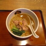 真鯛らーめん 麺魚 秋葉原UDX秋葉原拉麺劇場店的实拍图