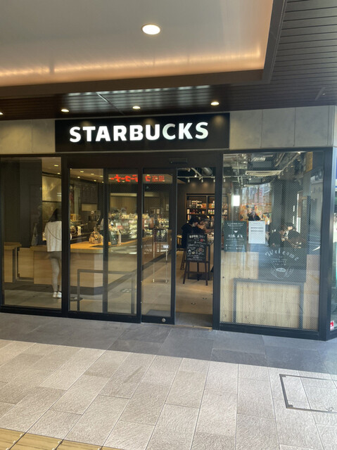 スターバックスコーヒー エトモ祐天寺店的实拍高清图