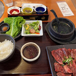 松屋 箕面店的實拍圖