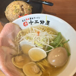 熟成醤油らーめん 十二分屋 城陽店的实拍图