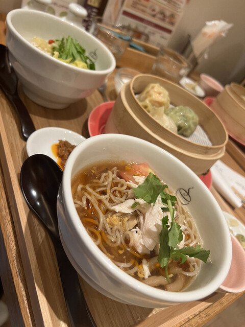 おかゆと麺 粥餐庁 グランフロント大阪店的实拍高清图
