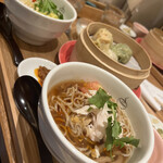 おかゆと麺 粥餐庁 グランフロント大阪店的实拍图