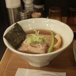 サッポロ ラーメン ハチ的实拍图