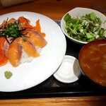 信州炉端 串の蔵 新宿都庁前店的实拍图