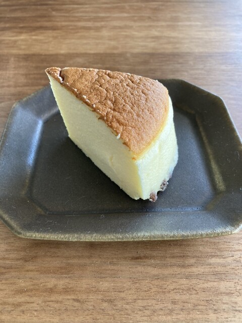 recommendations image for りくろーおじさんの店 新幹線改札内店