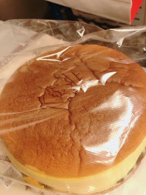 焼きたてチーズケーキ りくろーおじさんの店 JR新大阪駅中央口店的實拍高清圖