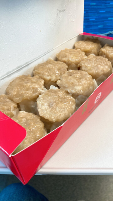 551蓬莱 エキマルシェ新大阪店的實拍高清圖