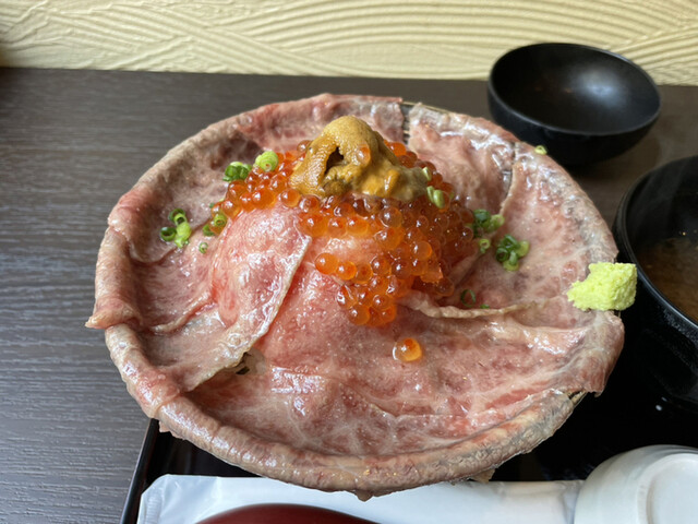 吉祥寺 肉ドレス海鮮丼 渋谷道玄坂店的實拍高清圖