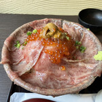 吉祥寺 肉ドレス海鮮丼 渋谷道玄坂店的實拍圖
