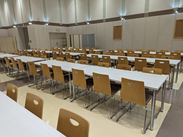 都庁第二本庁舎4階職員食堂的实拍高清图
