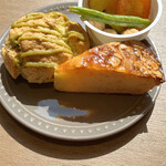 TSUTAYA BOOKSTORE SHARE LOUNGE MARUNOUCHI的实拍图