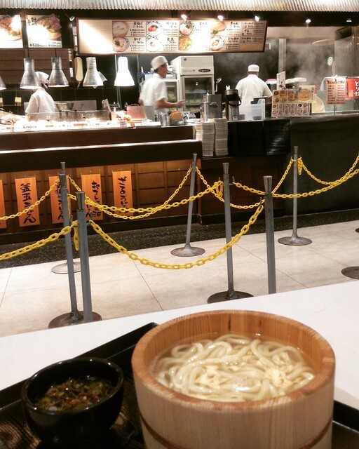 丸亀製麺 イオンモールKYOTO店的实拍高清图