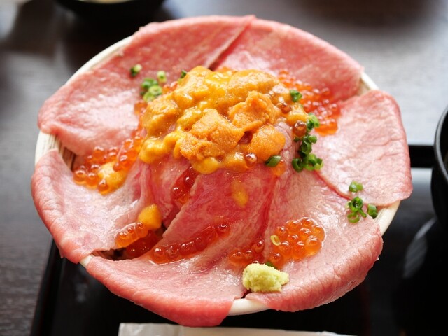 吉祥寺 肉ドレス海鮮丼 渋谷道玄坂店的實拍高清圖