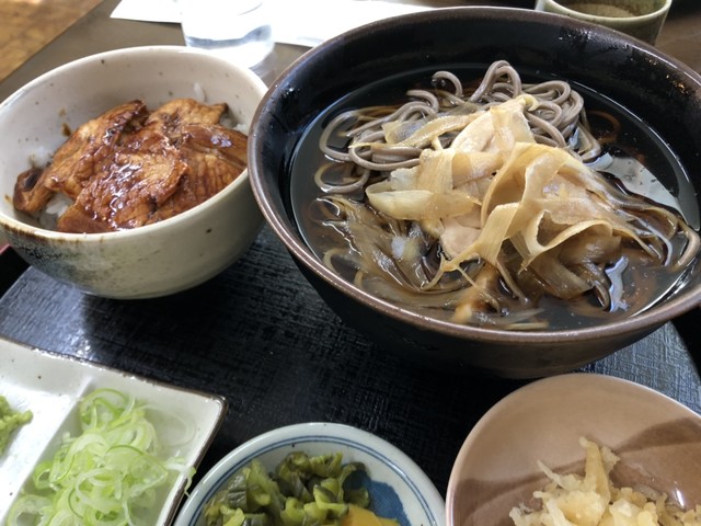 開拓そば的实拍高清图
