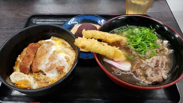 資さんうどん 南里店的实拍高清图