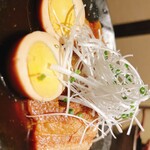 豚○商店 AISHI 新宿店的实拍图
