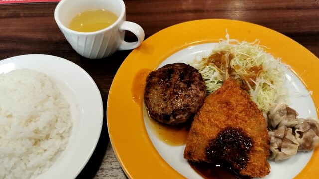 ジョナサン 上石神井店的实拍高清图