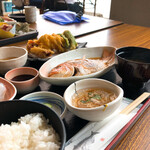 漁港めし的实拍图