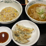 日高屋 ビーンズ阿佐ヶ谷てくて店的實拍圖