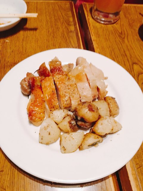 焼き鳥・肉寿司・しゃぶしゃぶ鍋 食べ放題 個室居酒屋 楽楽 渋谷店的實拍高清圖