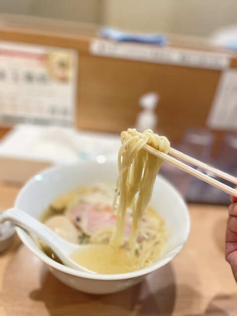 らぁ麺 はやし田 赤羽店的实拍高清图