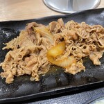 吉野家 三鷹駅南口店的實拍圖