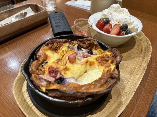 recommendations image for 菓子と喫茶 SIROYA