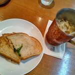 上島珈琲店 赤坂一ツ木通り店的實拍圖