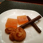 recommendations for ラトリエ ドゥ ジョエル・ロブション