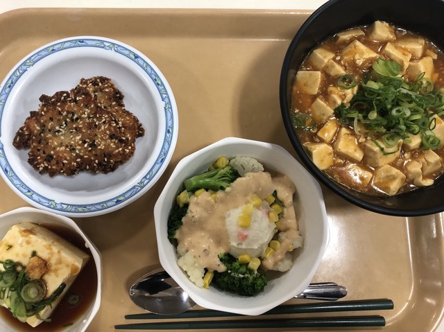 図書館下食堂的實拍高清圖