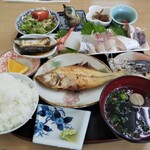 天橋立市場食堂街的實拍圖