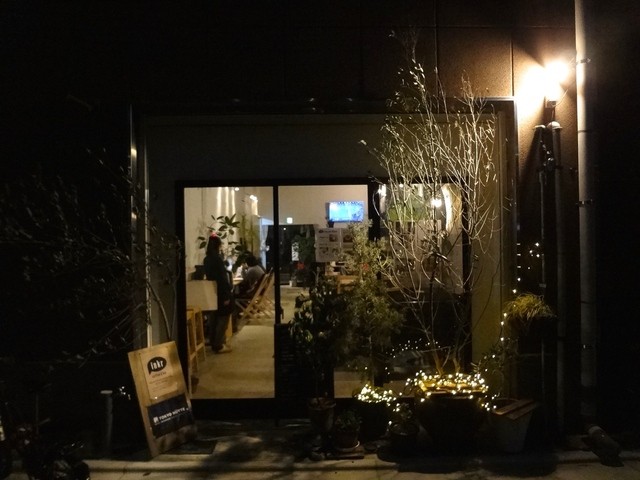 インカー コーヒー アンド トースト バー的實拍高清圖