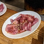羊肉炭火焼 肉汁屋的實拍圖