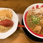 東大 京都店的实拍图
