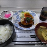 札幌市役所本庁舎食堂的实拍图