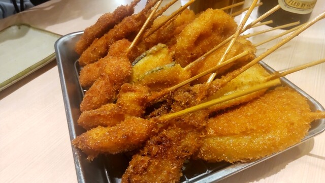 串かつじゃんじゃん 本町店的实拍高清图