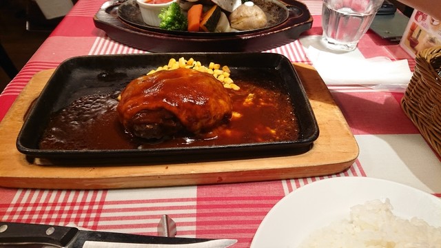 THE STATION GRILL的实拍高清图