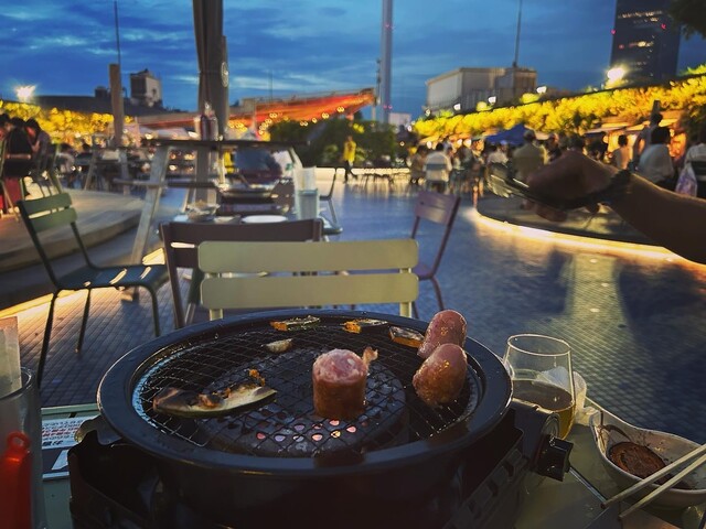 食と緑の空中庭園的实拍高清图