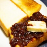 MILK IN BREAD的实拍图