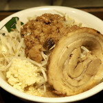 ラーメン 雷 東京本丸店的實拍圖