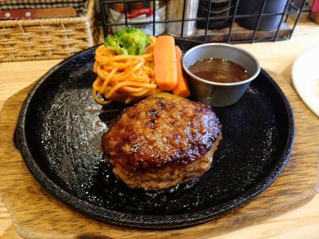 ステーキ＆ハンバーグ ひげ 札幌南5条本店的实拍高清图