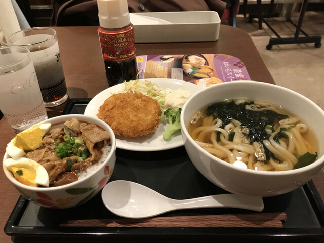 デニーズ 秋葉原中央口店的實拍高清圖