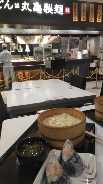 丸亀製麺 イオンモールKYOTO店的实拍高清图