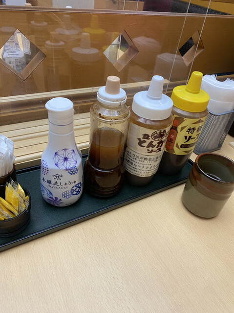 とんかつ伊勢  新宿野村ビル店的實拍高清圖