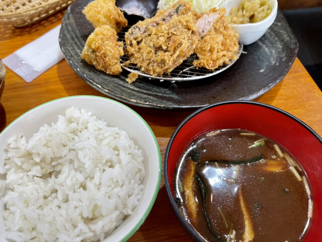 とんかつ 豚ゴリラ 新京極六角店的实拍高清图
