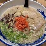 元祖 糸島ラーメン銅羅 福岡空港店的實拍圖
