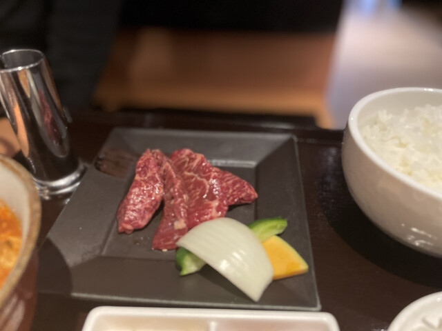 炭火焼肉 羅山 琴似店的實拍高清圖