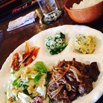 Foods and shotbar Hide-out的實拍圖